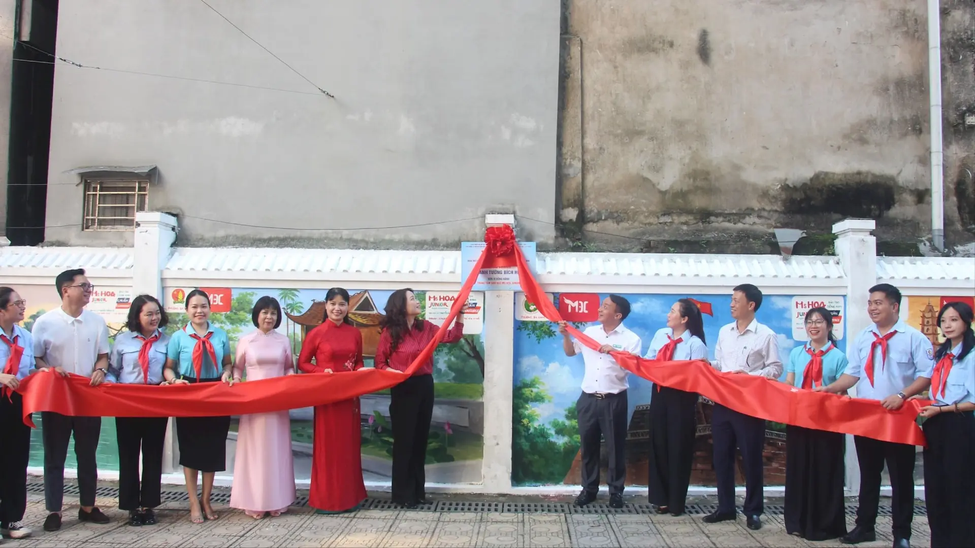 Khánh thành hai công trình mừng Đại hội Đảng bộ TP. Hà Nội